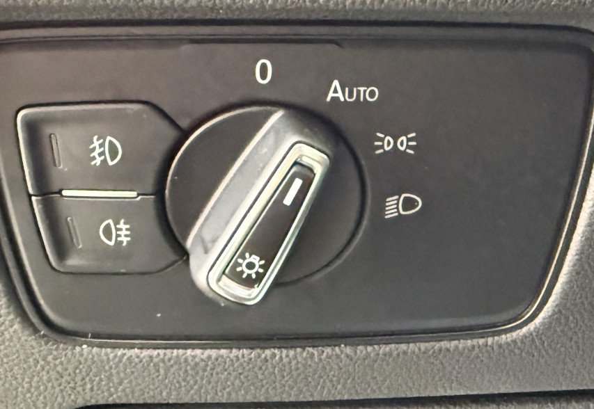 Volkswagen Passat B8 2020 синій