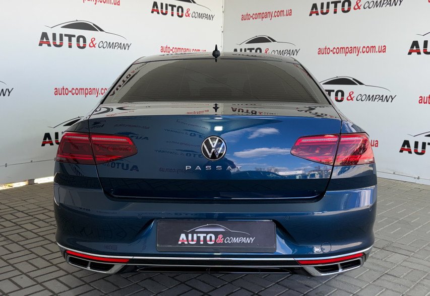Volkswagen Passat B8 2020 синій