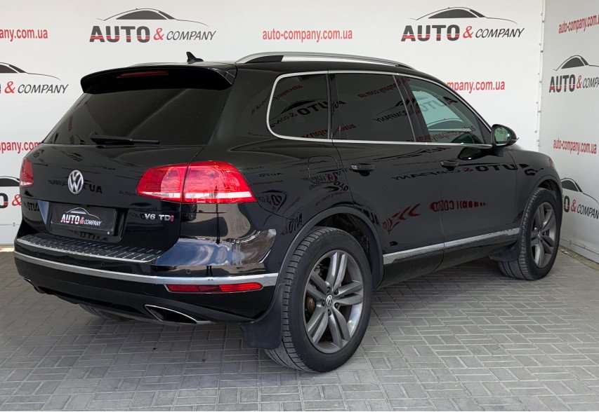 Volkswagen Touareg  2014 чорний