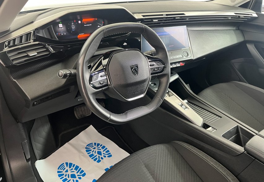 Peugeot 308 2022 чорний