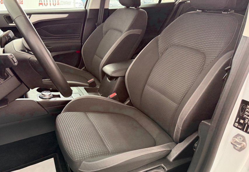 Ford Focus 2021 Білий