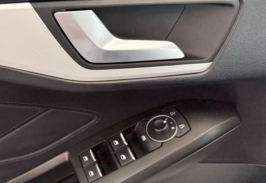 Ford Focus 2021 Білий