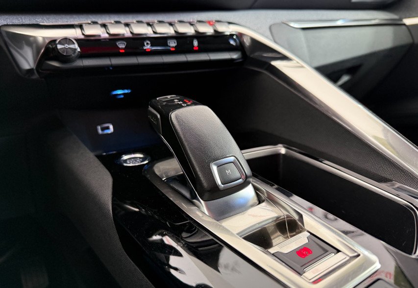 Peugeot 5008 2019 білий