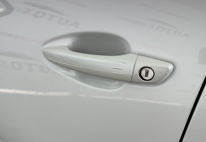 Peugeot 5008 2019 білий