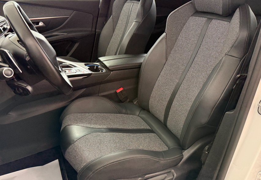 Peugeot 5008 2019 білий