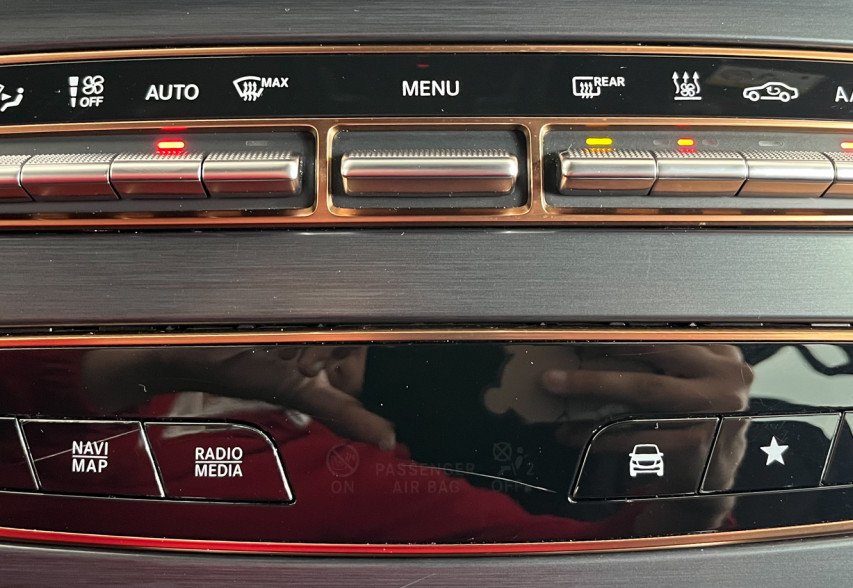 Mercedes-Benz EQV 300 2022 чорний
