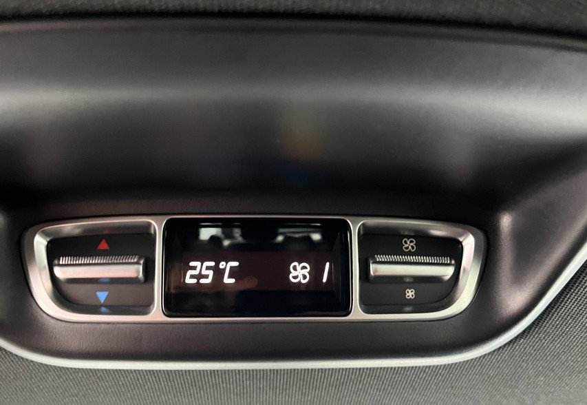 Mercedes-Benz EQV 300 2022 чорний
