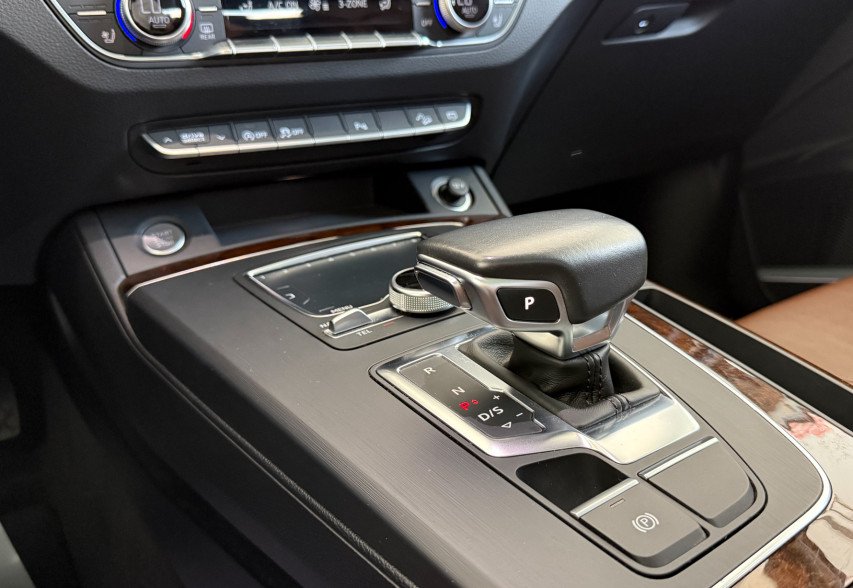 Audi Q5 2017 чорний