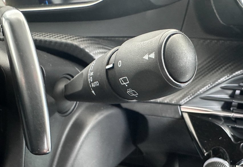 Peugeot 2008 2020 Сірий 