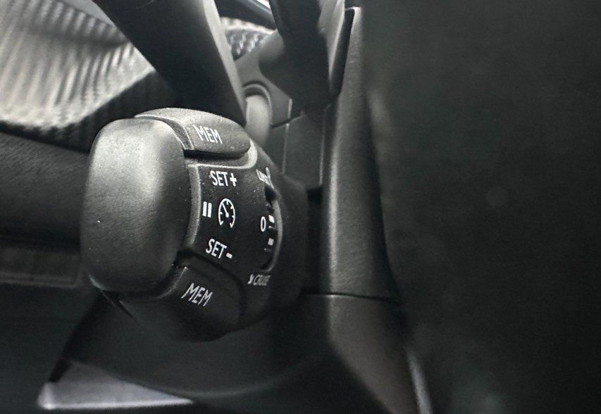 Peugeot 2008 2020 Сірий 