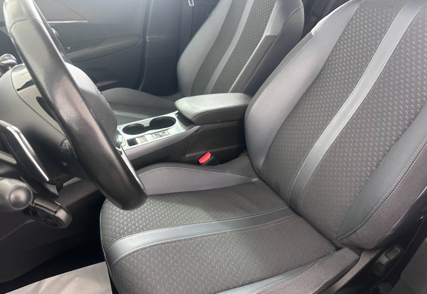 Peugeot 2008 2020 Сірий 