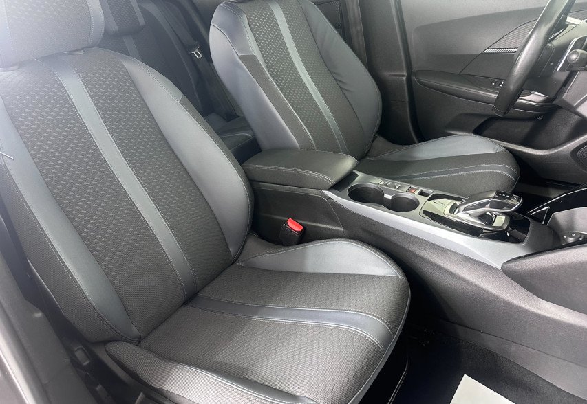 Peugeot 2008 2020 Сірий 