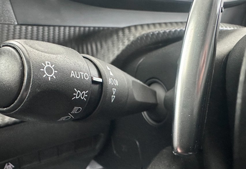 Peugeot 2008 2020 Сірий 