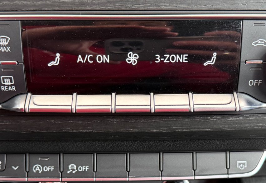AUDI A4 2016 білий