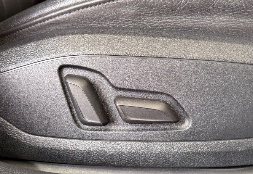 AUDI A4 2016 білий