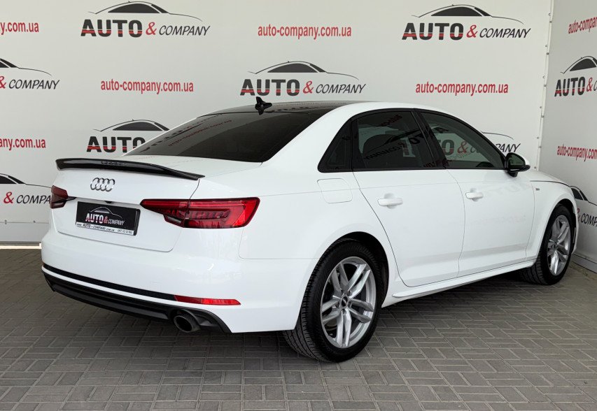 AUDI A4 2016 білий