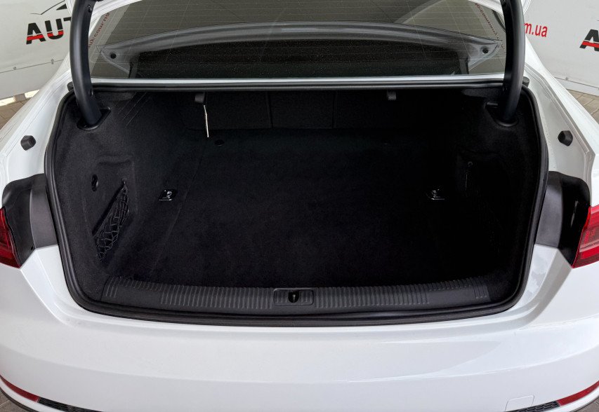 AUDI A4 2016 білий