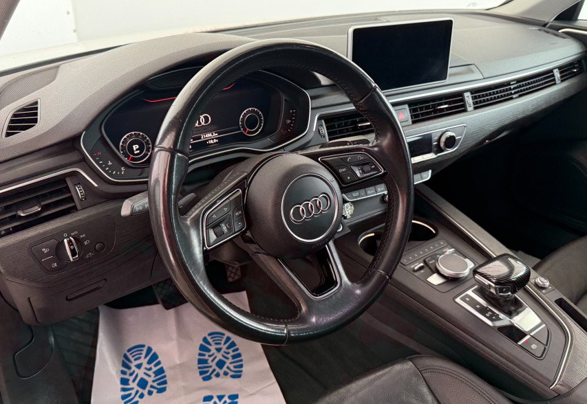 AUDI A4 2016 білий