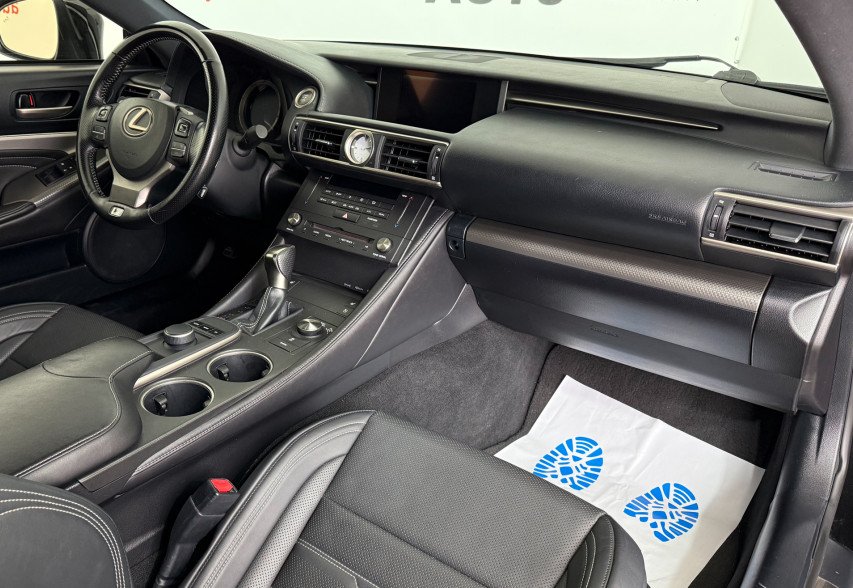 Lexus RC 200T 2016 чорний