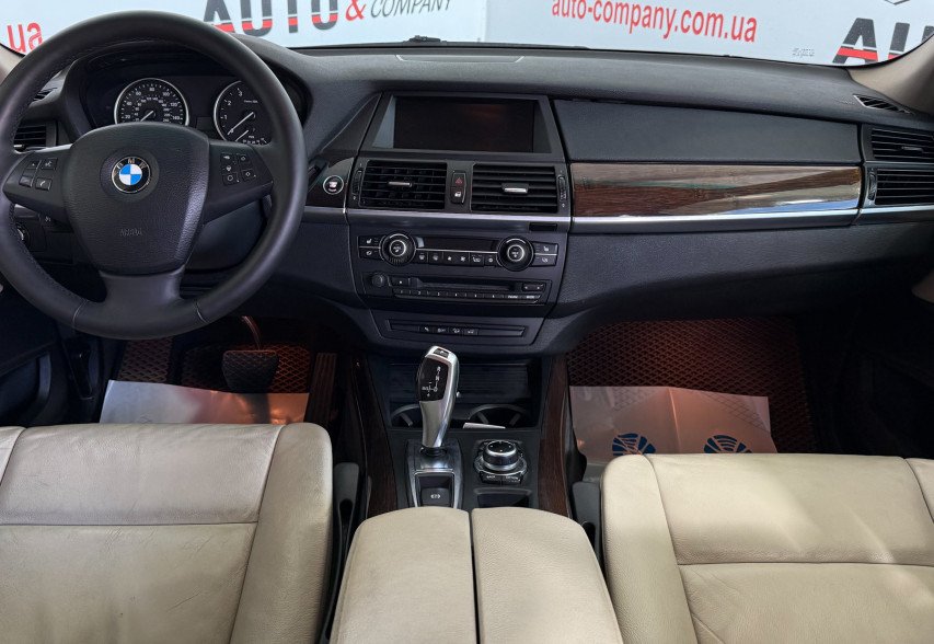 BMW X5 2012 чорний