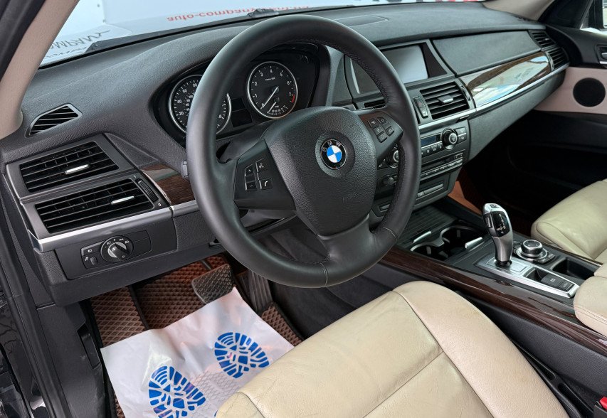 BMW X5 2012 чорний