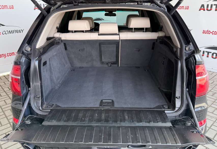BMW X5 2012 чорний