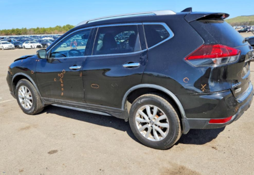 Nissan Rogue 2018 чорний