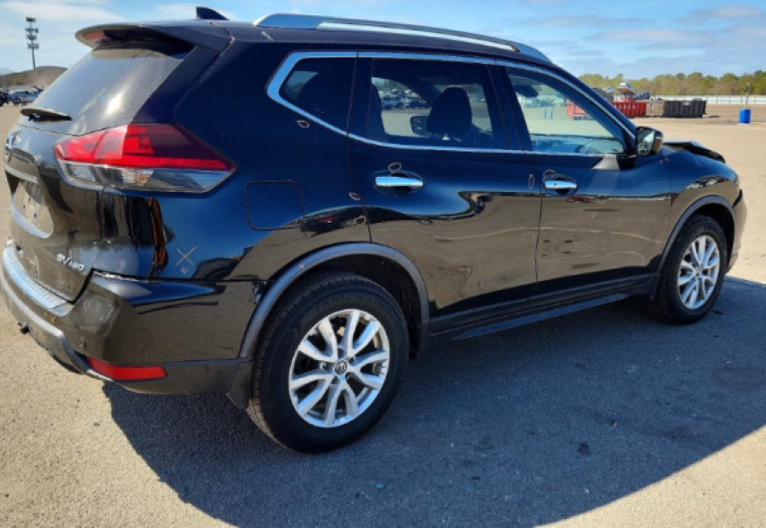 Nissan Rogue 2018 чорний