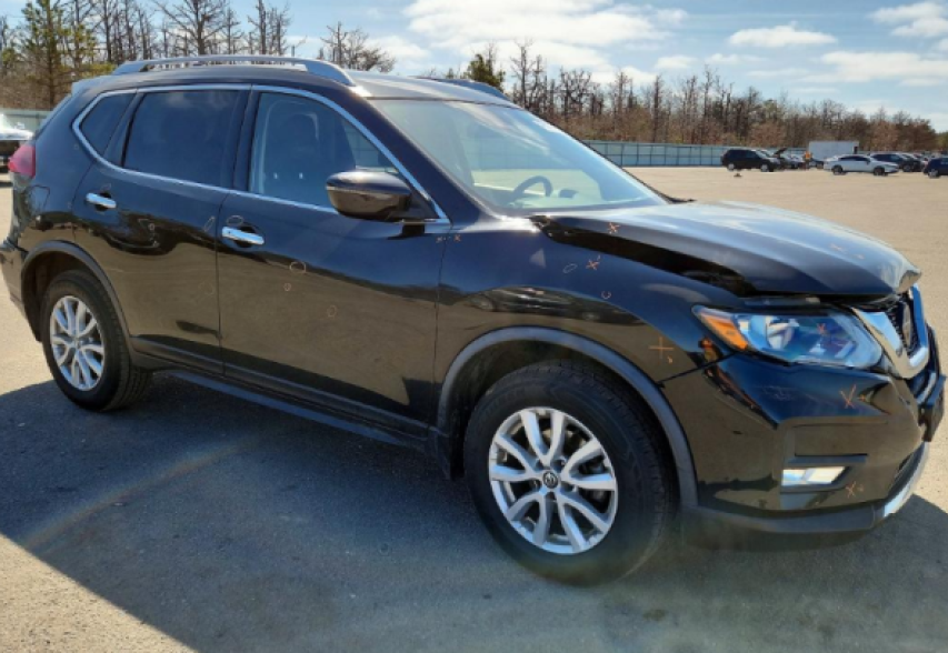 Nissan Rogue 2018 чорний