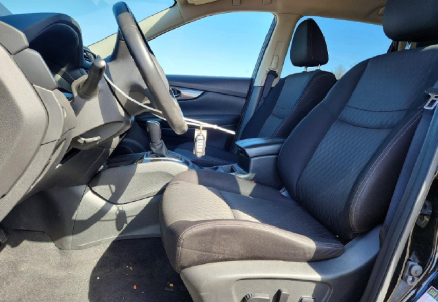 Nissan Rogue 2018 чорний