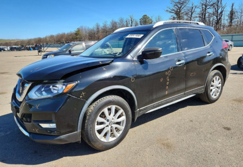 Nissan Rogue 2018 чорний