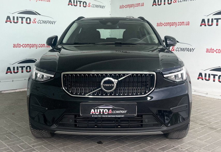 Volvo XC40 2024 Чорний