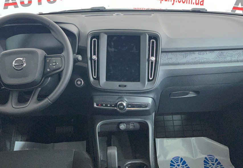 Volvo XC40 2024 Чорний