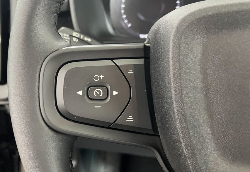 Volvo XC40 2024 Чорний