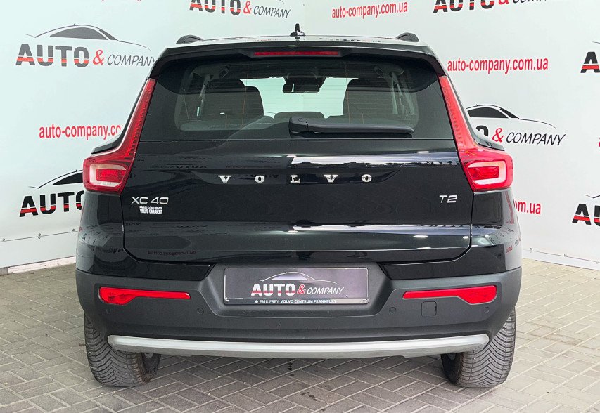 Volvo XC40 2024 Чорний