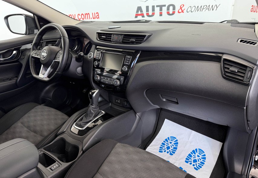 Nissan Rogue Sport 2020 Чорний