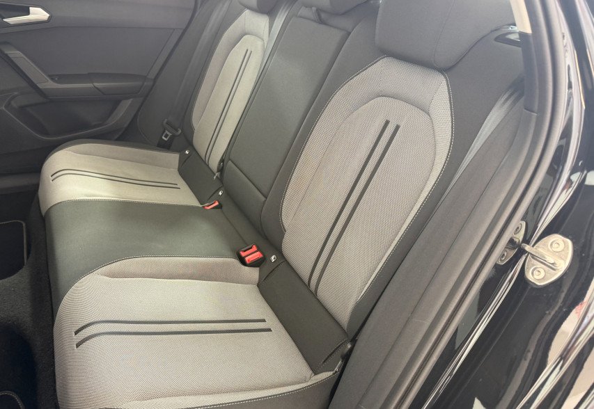 Seat Leon 2022 Чорний