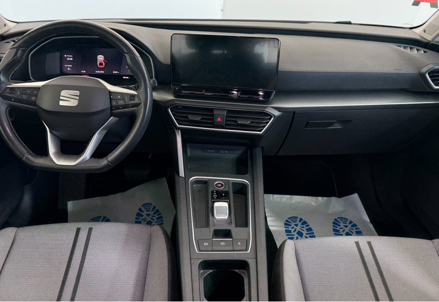Seat Leon 2022 Чорний