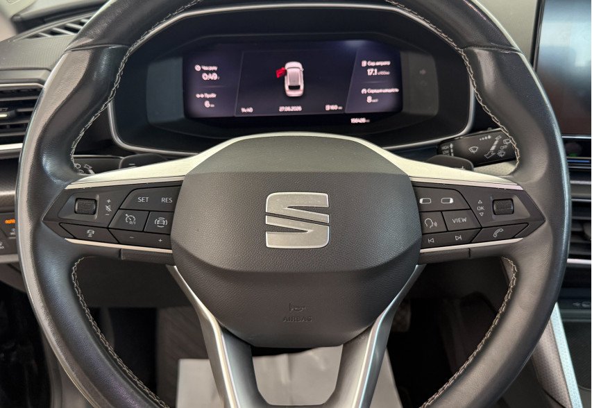 Seat Leon 2022 Чорний