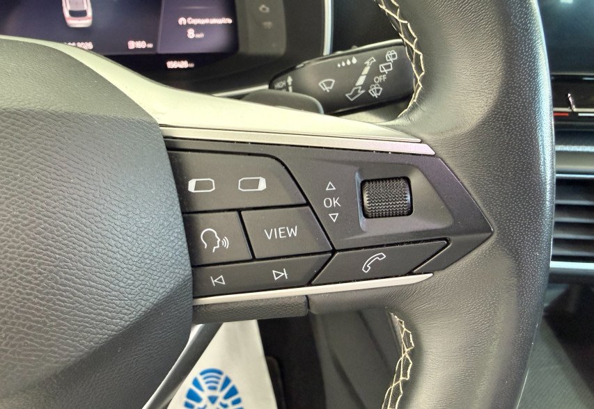 Seat Leon 2022 Чорний