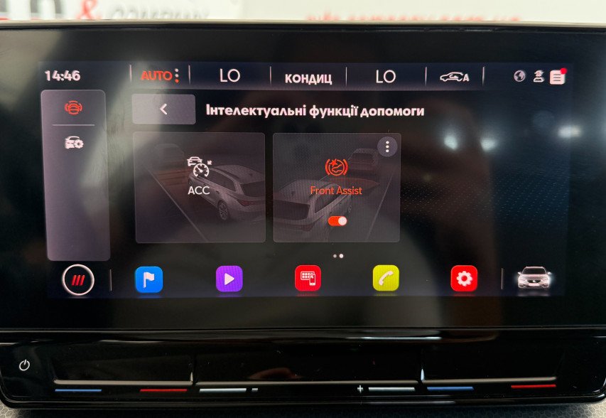 Seat Leon 2022 Чорний