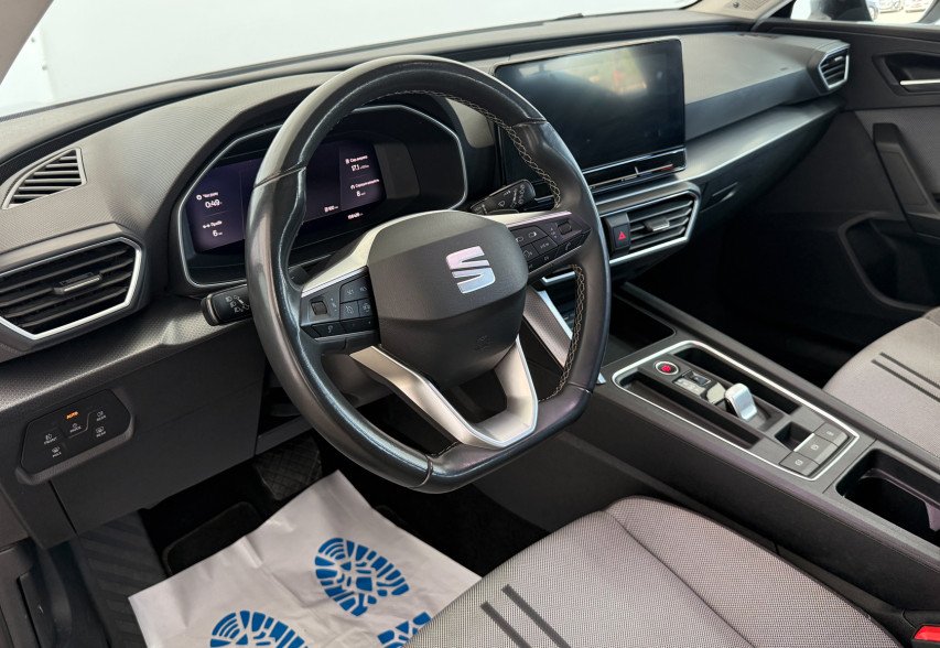 Seat Leon 2022 Чорний