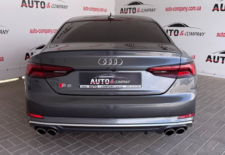 Audi S5 2018 сірий