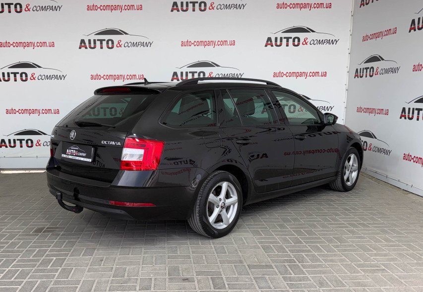 Skoda Octavia 2019 Чорний