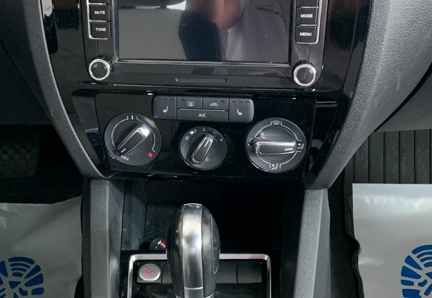 Volkswagen Jetta 2016 Сірий