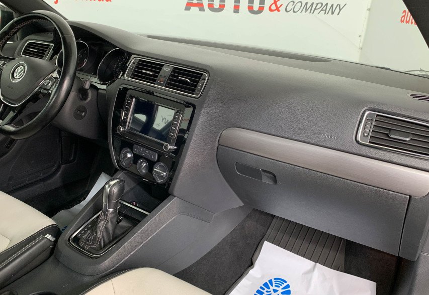 Volkswagen Jetta 2016 Сірий