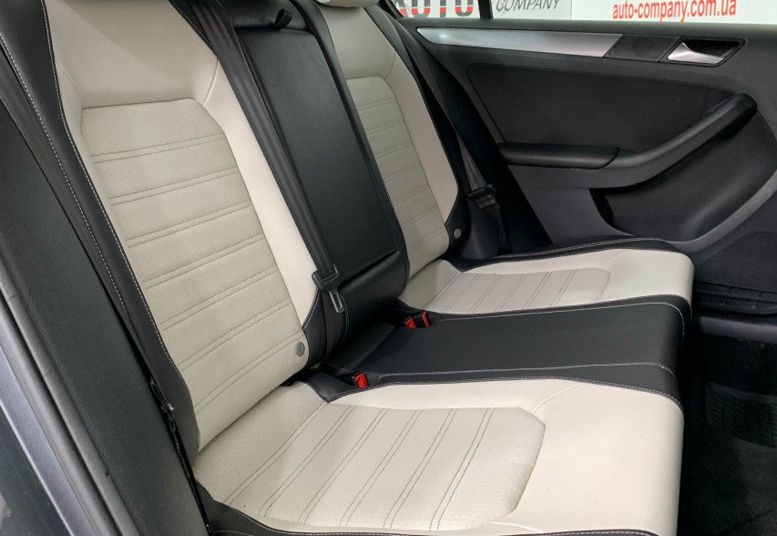 Volkswagen Jetta 2016 Сірий