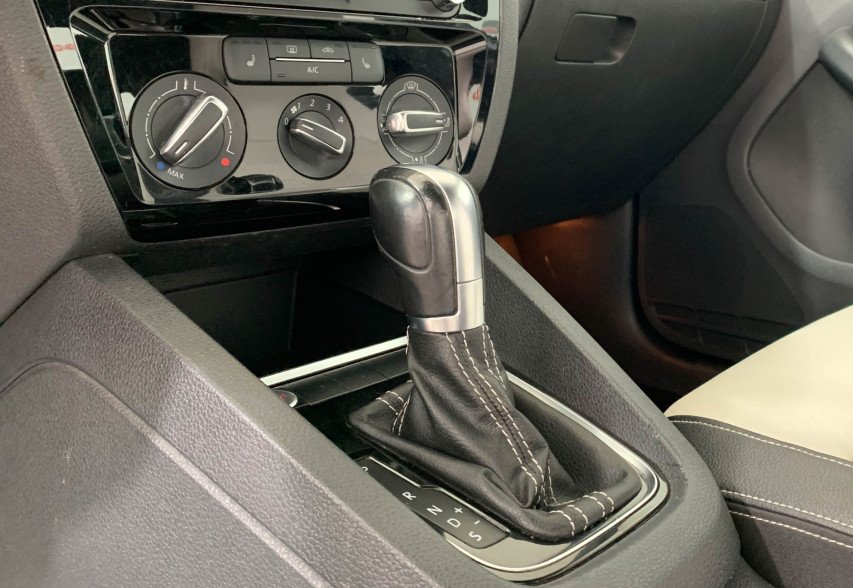 Volkswagen Jetta 2016 Сірий