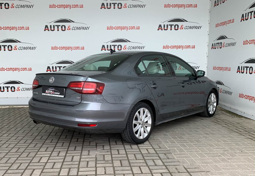 Volkswagen Jetta 2016 Сірий