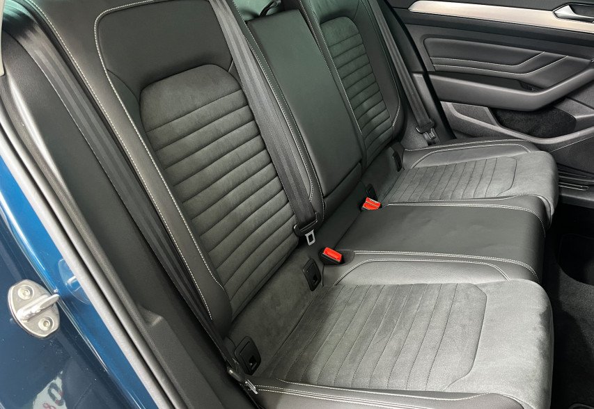 Volkswagen Passat B8 2021 синій